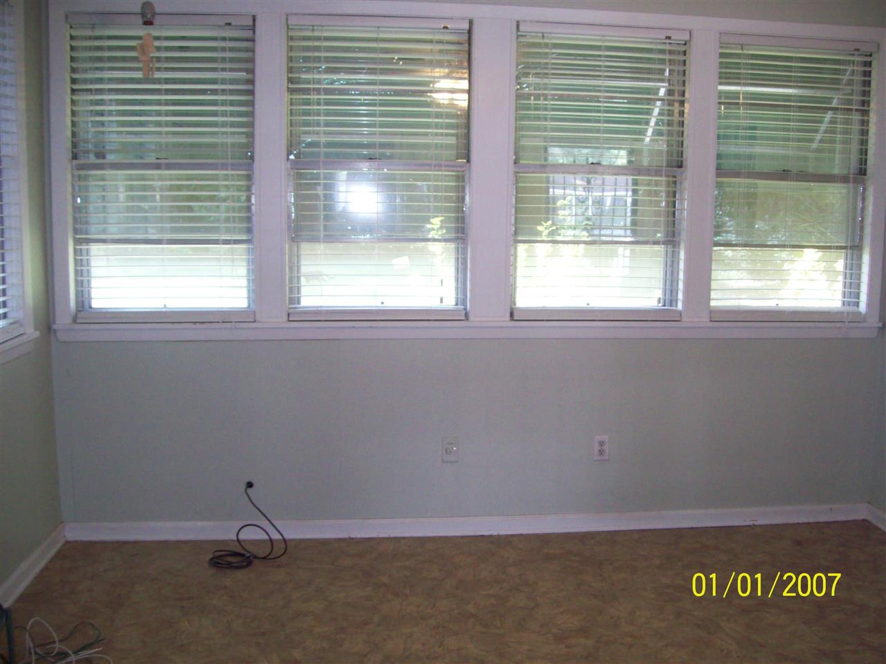 1663 Welsh Road Memphis, TN 38117 - Photo 11 of 12 a room with a window