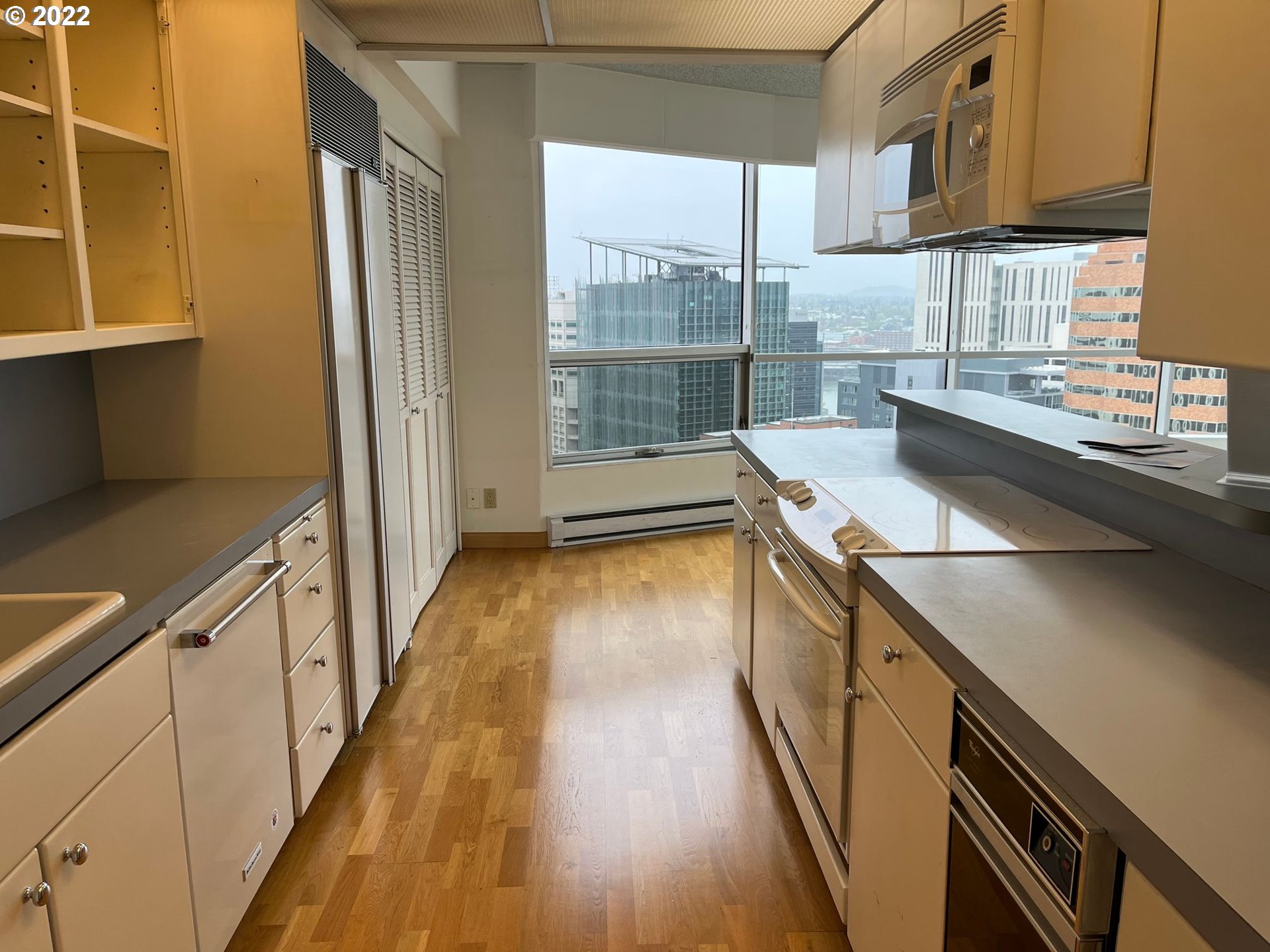 1500 Southwest 5th Avenue, Unit 2103 Portland, OR 97201 - Photo 13 of 31 Gallery Image 13