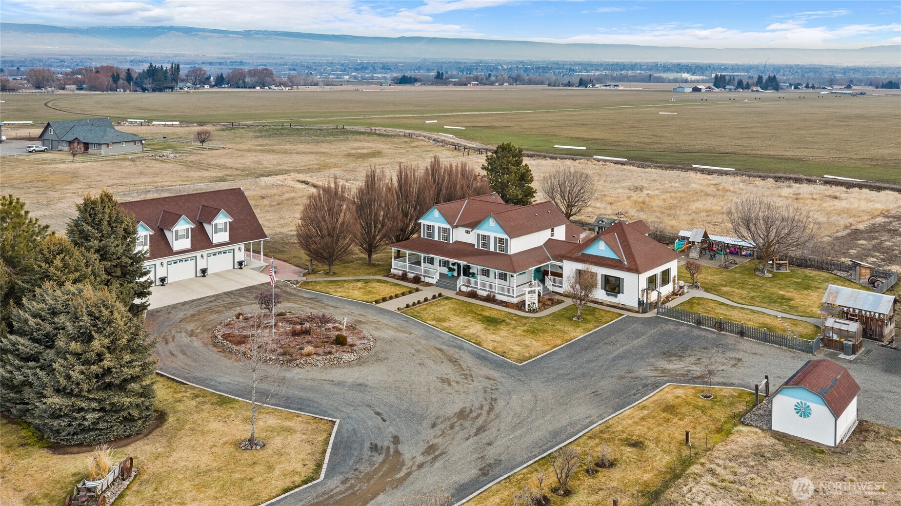 1800 Strande Road Ellensburg, WA 98926 - Photo 40 of 40 a view of a ocean with outside view