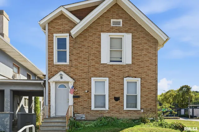 $119,000 | 1918 6th Avenue, Moline, IL 61265