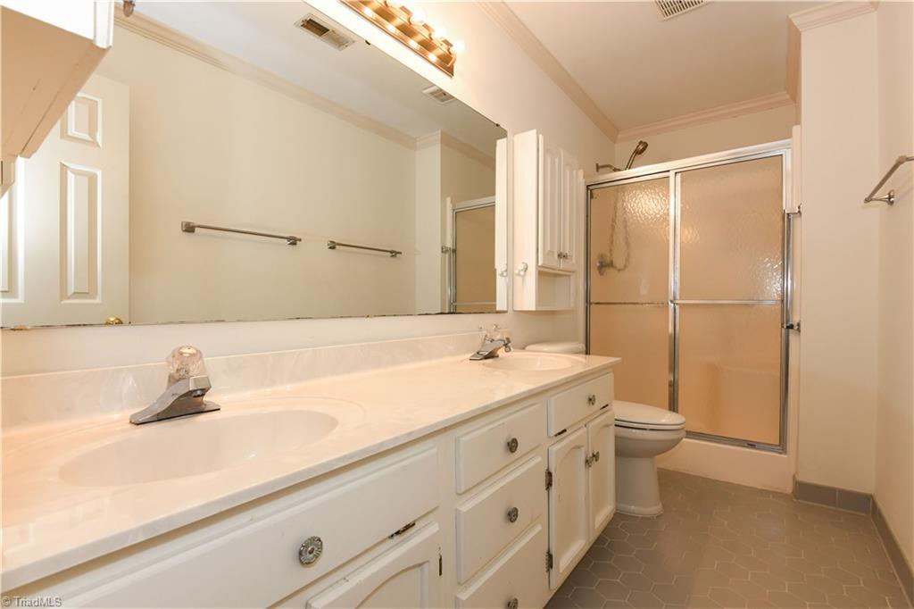 3718 Sawgrass Road Greensboro, NC 27410 - Photo 22 of 33