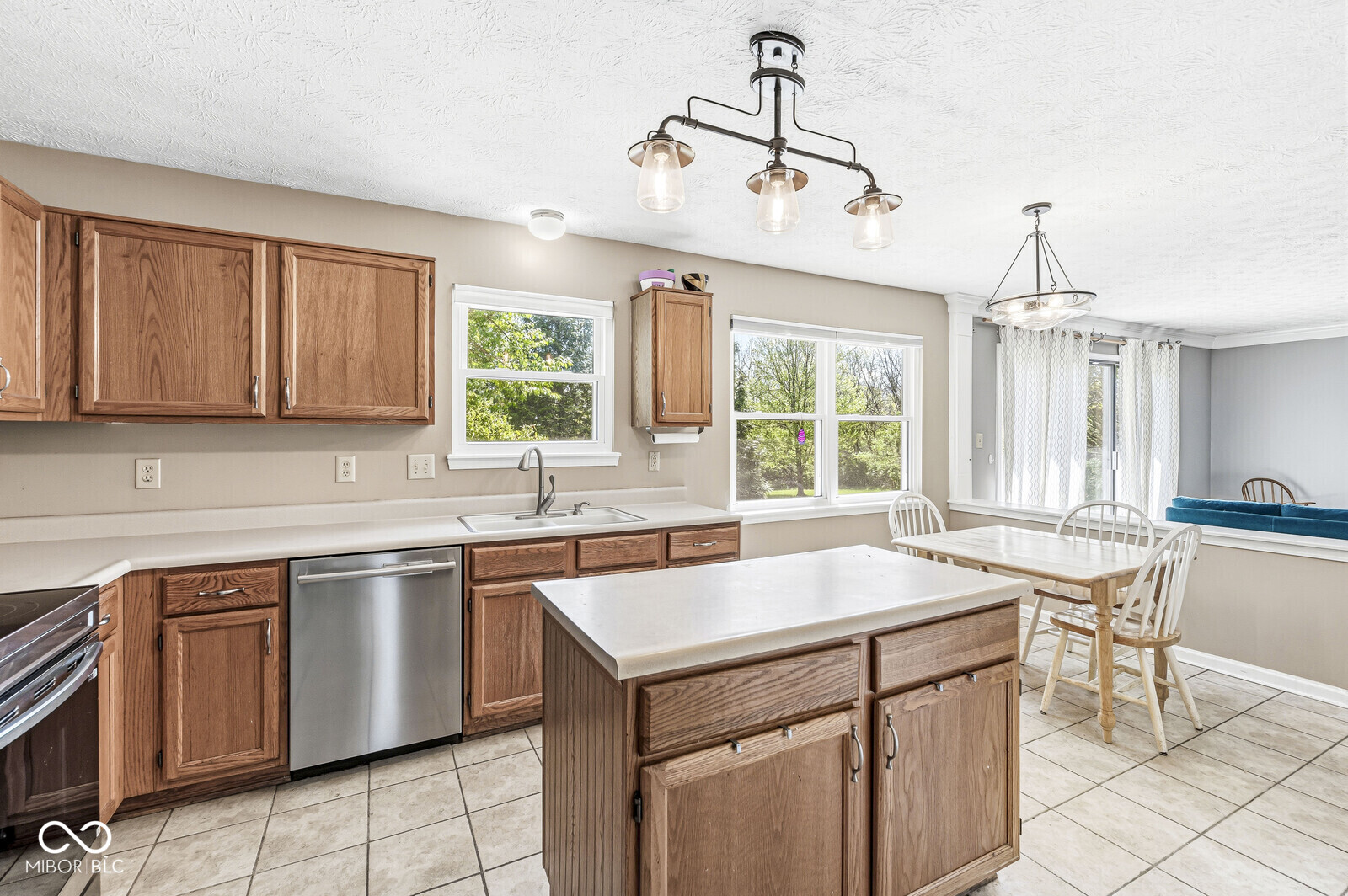 12303 West Ridge Circle Indianapolis, IN 46236 - Photo 3 of 29