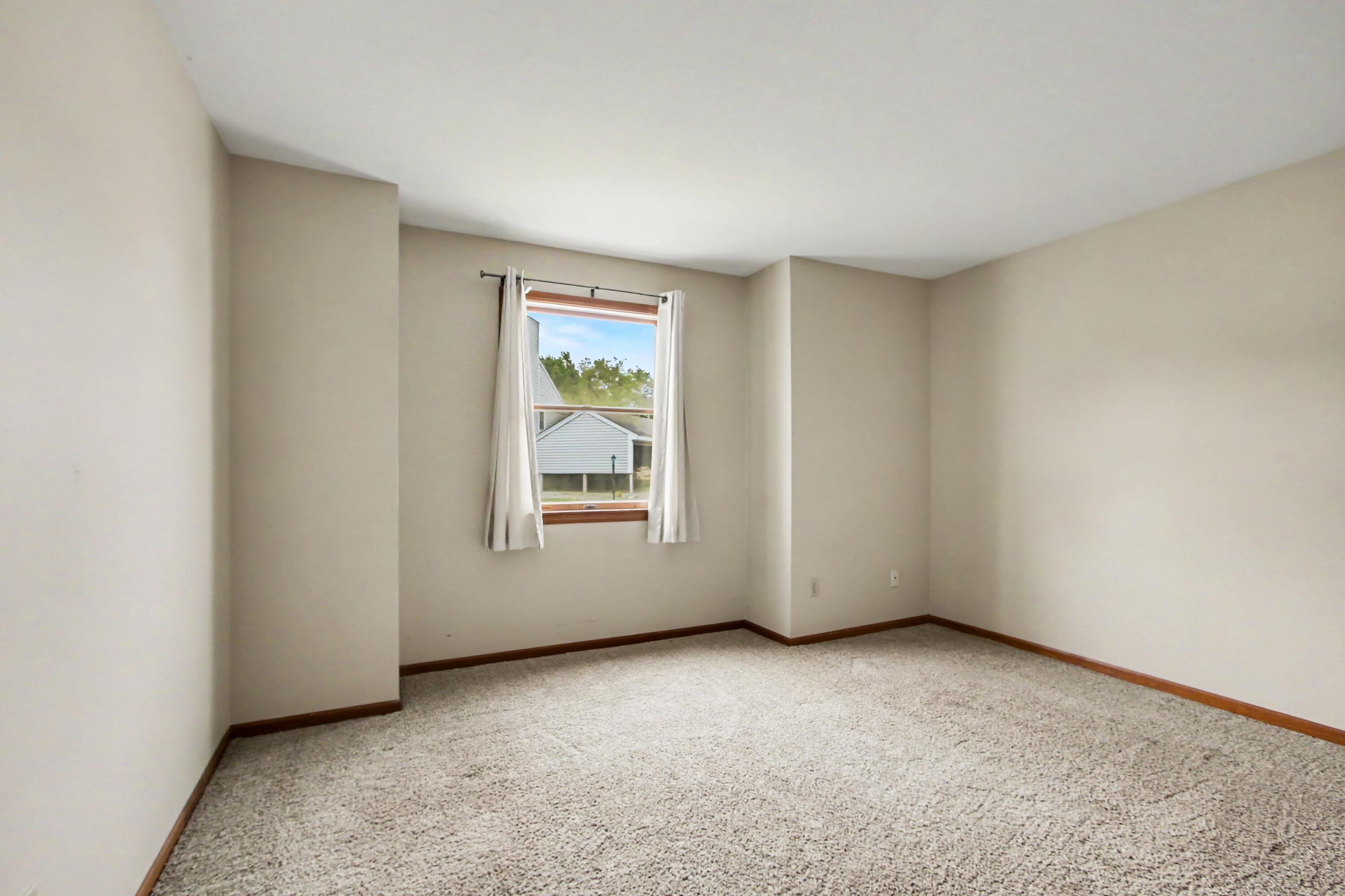 1086 Millpond Road North, Unit B Valparaiso, IN 46385 - Photo 11 of 16 3000x2000