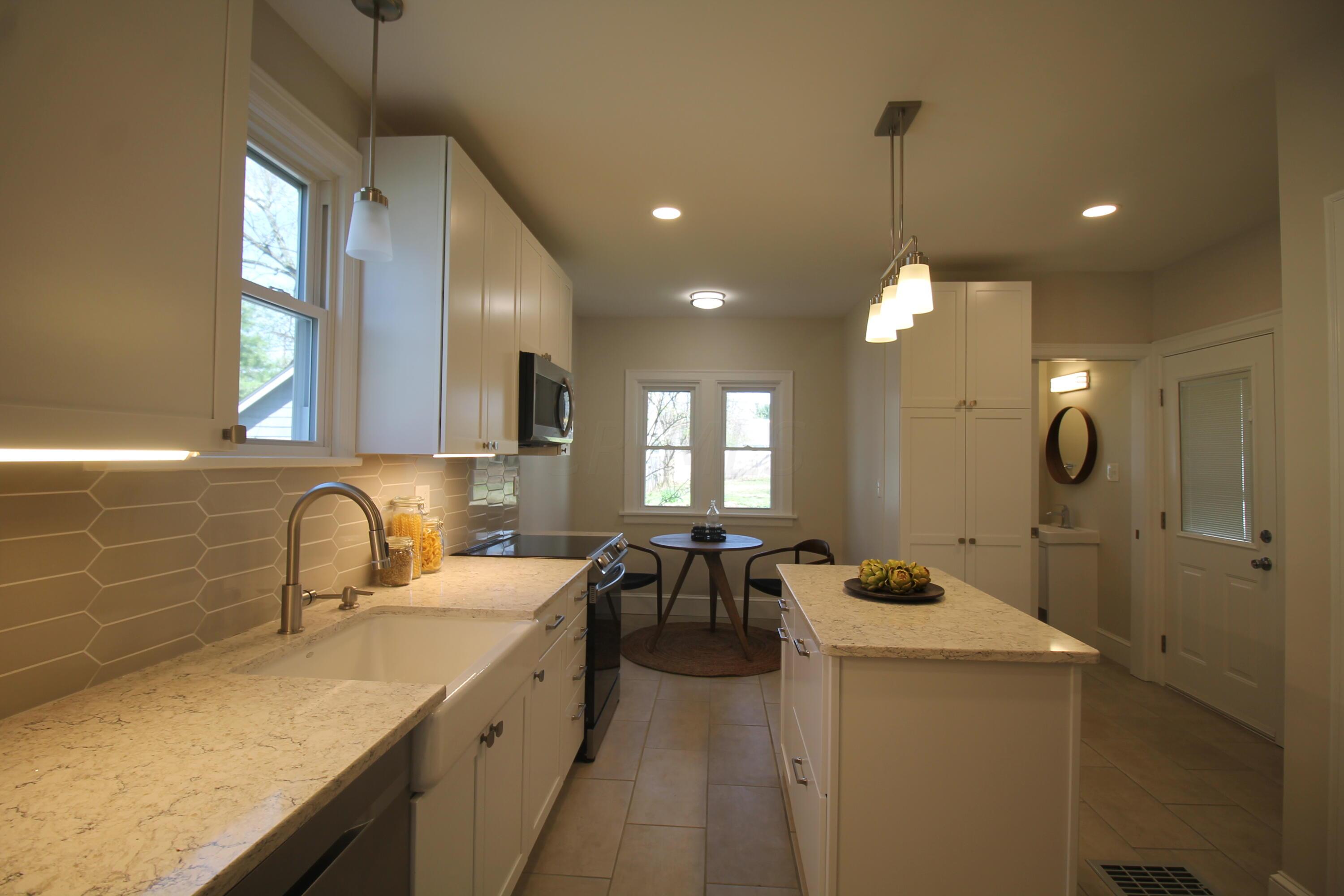 108 Garden Road Columbus, OH 43214 - Photo 8 of 20 kitchen to eat in