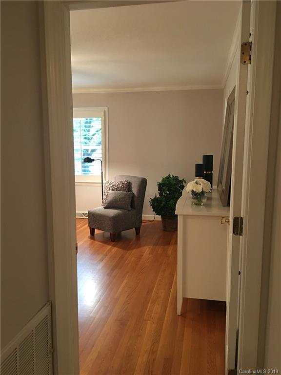 6418 Sardis Road Charlotte, NC 28270 - Photo 19 of 35 a living room with furniture and a window