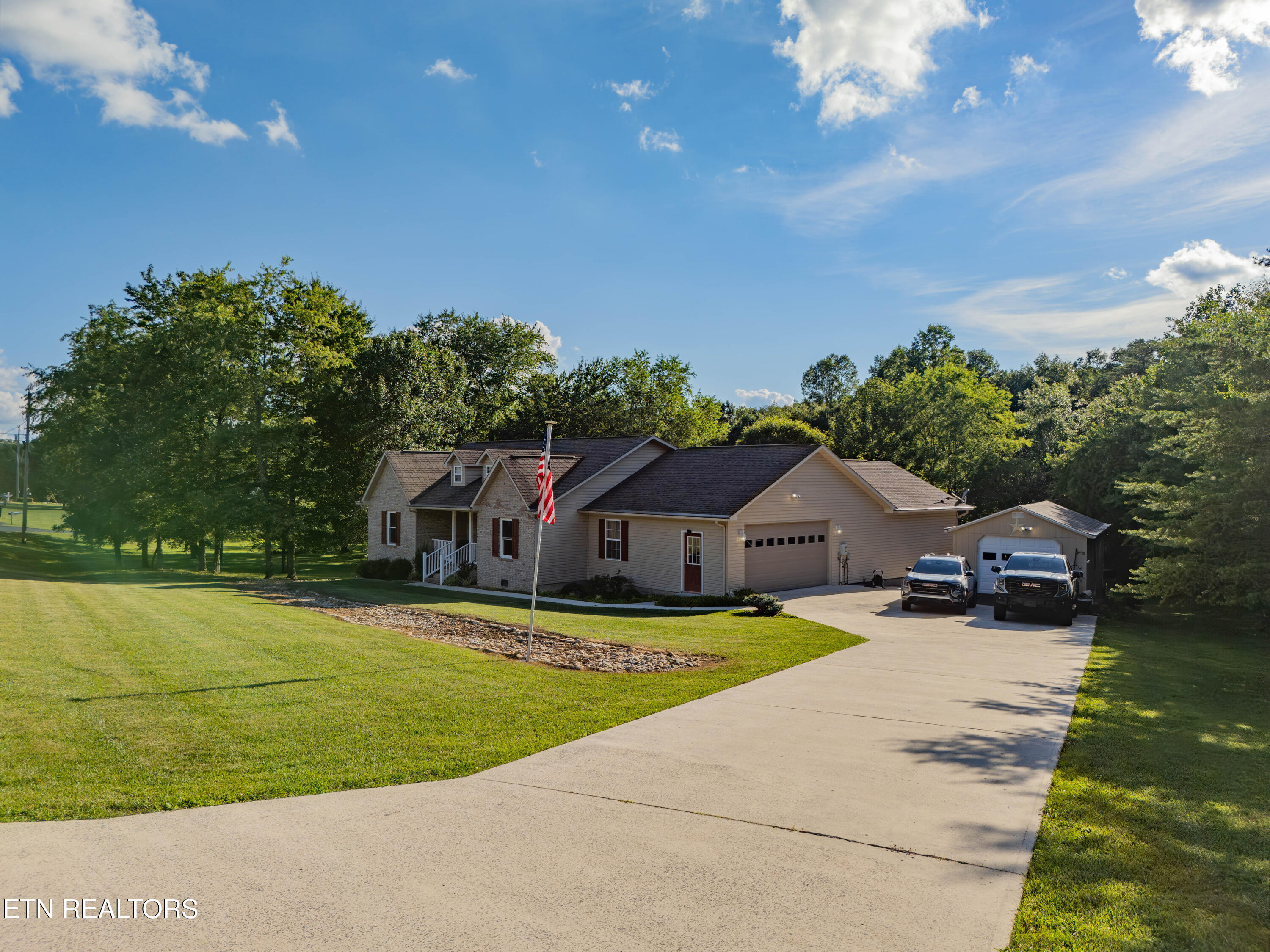 542 Sunset Ridge Drive Crossville, TN 38571 - Photo 4 of 35 s60