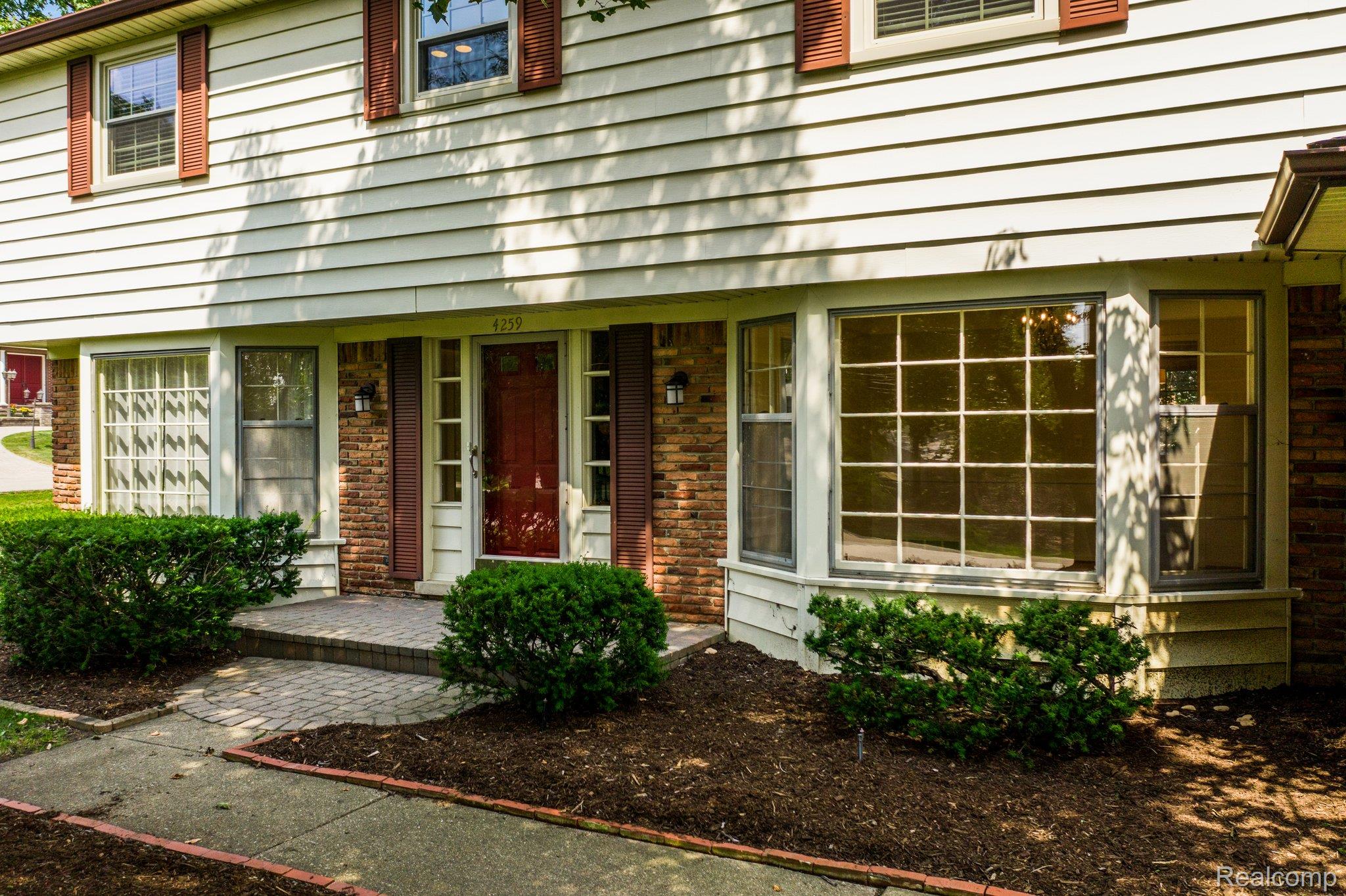 4259 Wendell Road West Bloomfield, MI 48323 - Photo 4 of 39 3.jpg