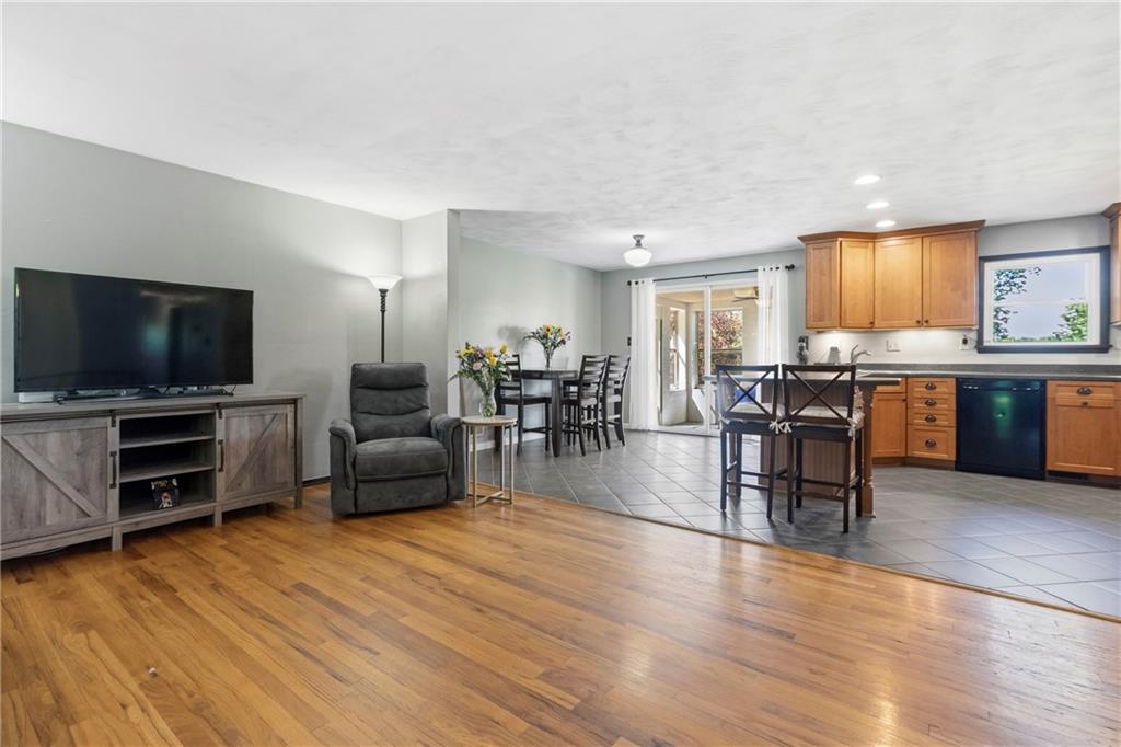 1274 Oakridge Road McDonald, PA 15057 - Photo 7 of 30