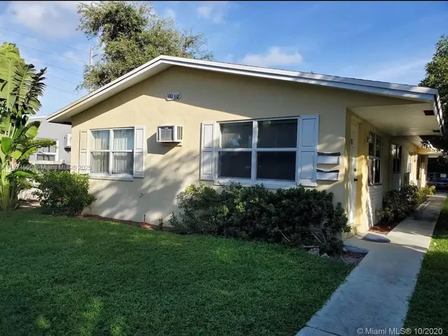 $2,300 | 332 Southwest 15th Street, Unit 332, Dania Beach, FL 33004