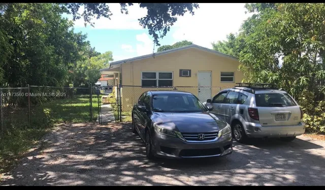 $2,300 | 332 Southwest 15th Street, Unit 332, Dania Beach, FL 33004