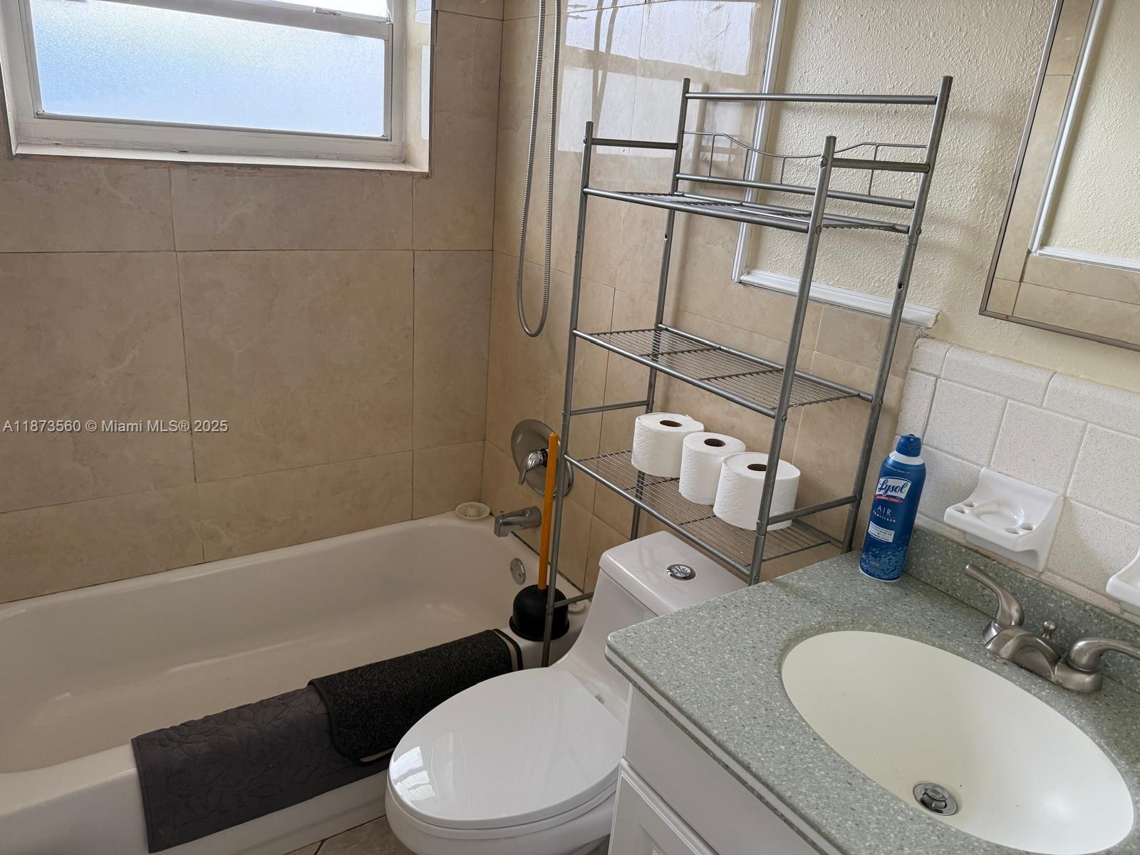 332 Southwest 15th Street, Unit 332 Dania Beach, FL 33004 - Photo 10 of 17