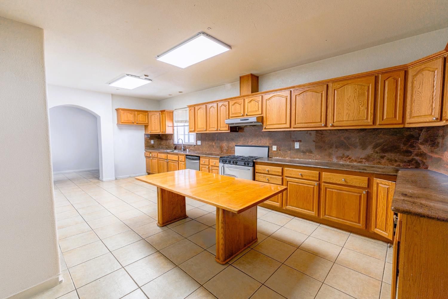 8088 Kammerer Road Elk Grove, CA 95757 - Photo 8 of 21