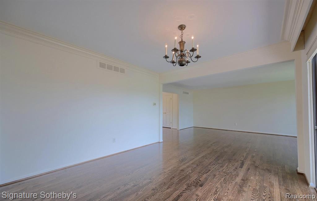 1875 Pine Ridge Lane Bloomfield Hills, MI 48302 - Photo 10 of 40