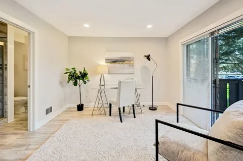 $399,000 | 7 Nacona Lane, Indian Head Park, IL 60525