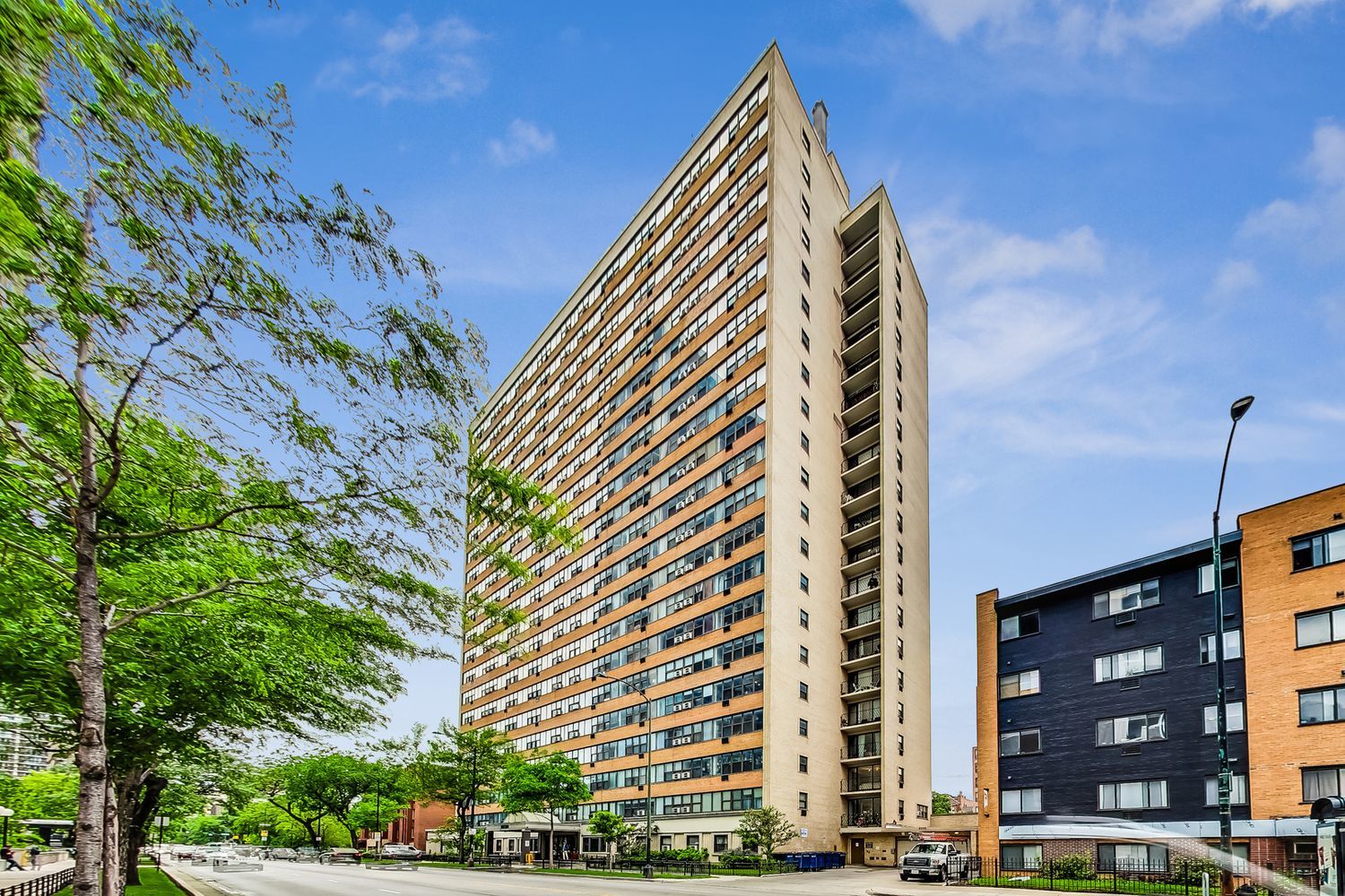 6030 North Sheridan Road, Unit 903 Chicago, IL 60660 - Photo 1 of 11 Gallery Image 1