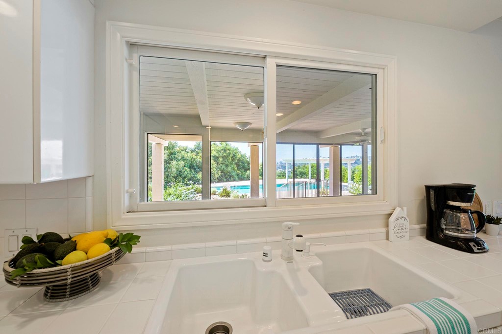 2627 Via Oeste Drive Fallbrook, CA 92028 - Photo 25 of 41 a living room with furniture and a window