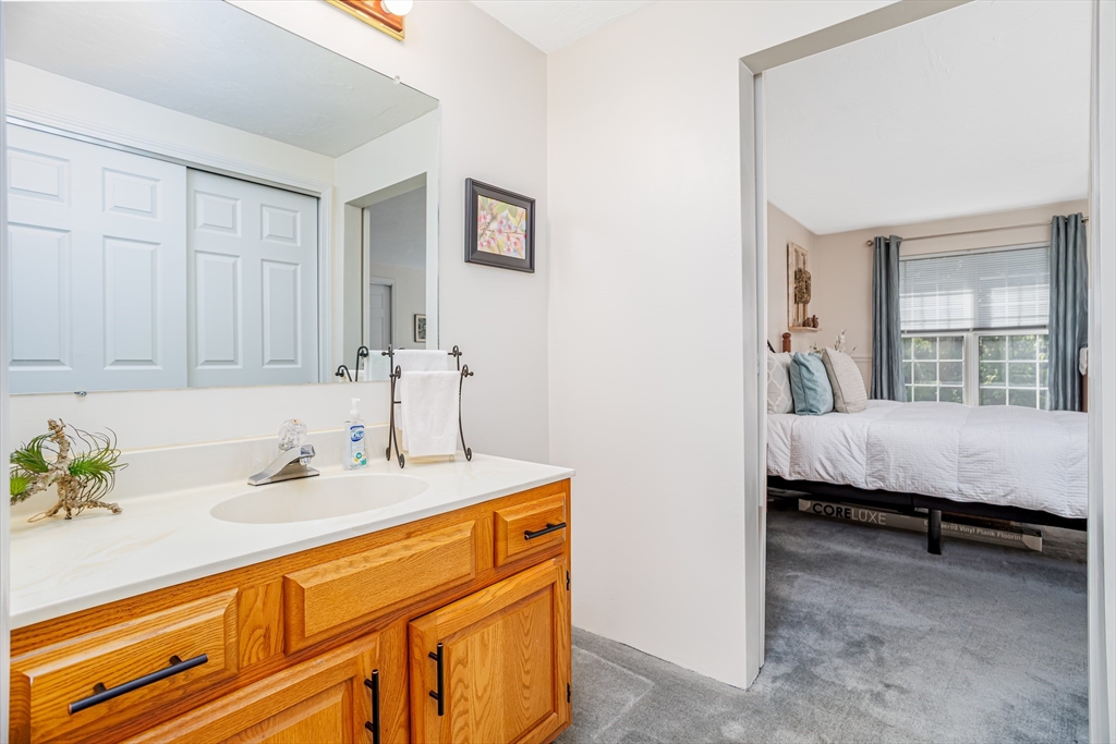 920 Ridgefield Circle, Unit 920B Clinton, MA 01510 - Photo 19 of 33