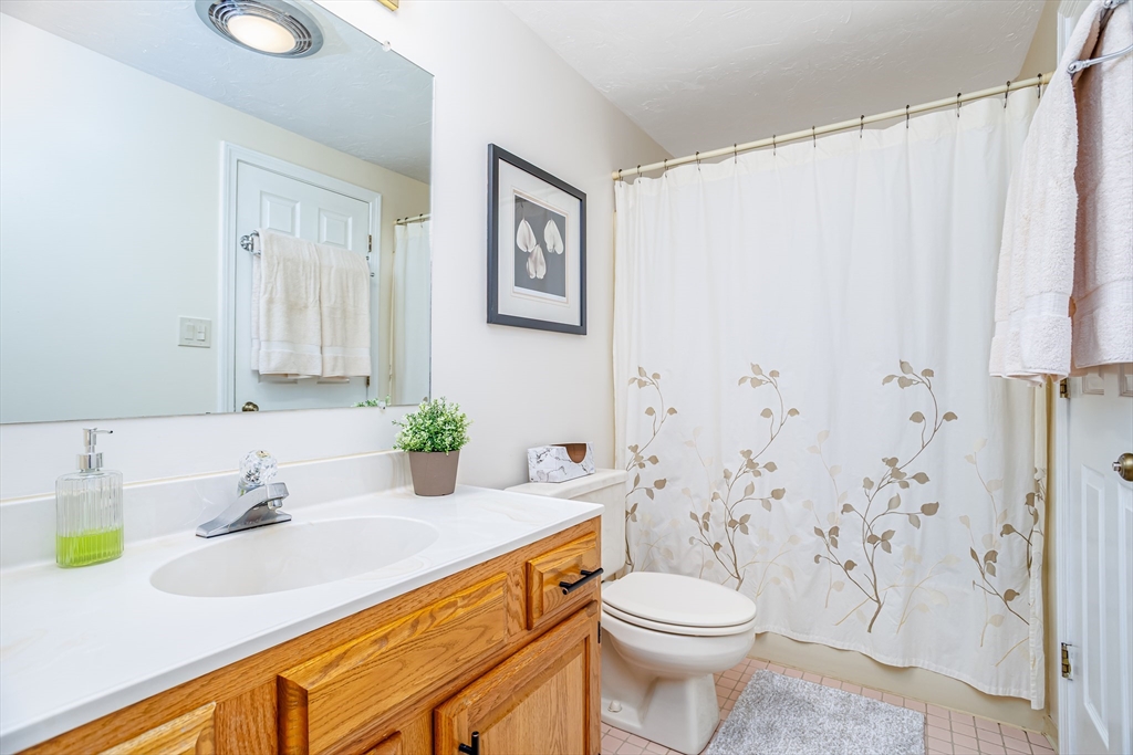 920 Ridgefield Circle, Unit 920B Clinton, MA 01510 - Photo 21 of 33