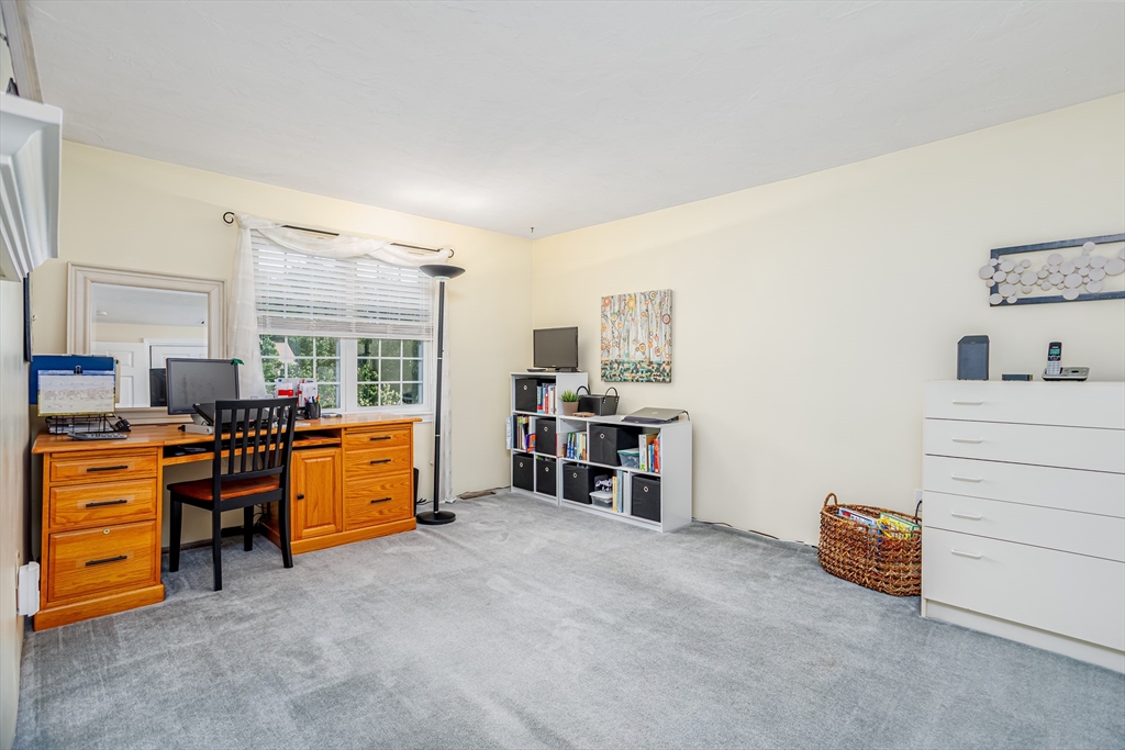 920 Ridgefield Circle, Unit 920B Clinton, MA 01510 - Photo 22 of 33