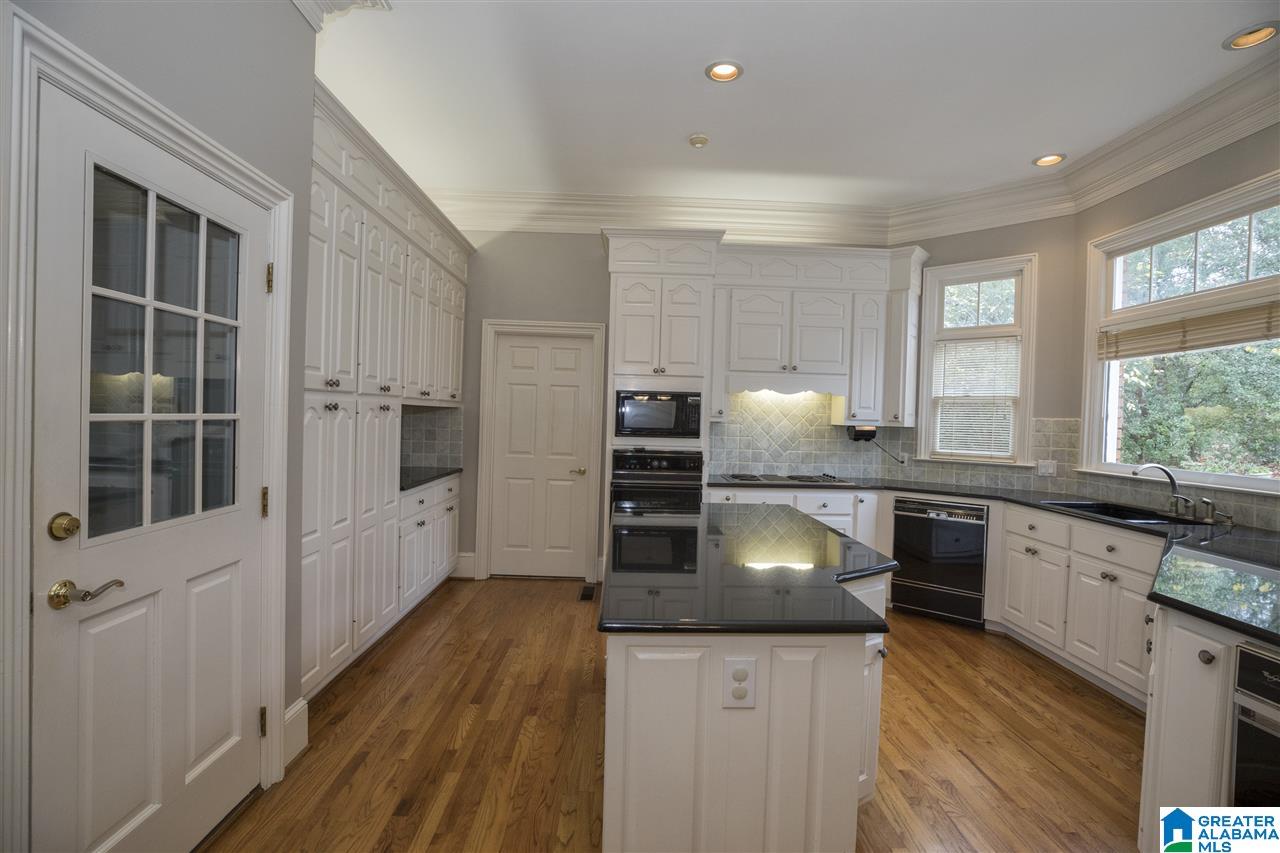 401 Woodward Road Trussville, AL 35173 - Photo 7 of 31