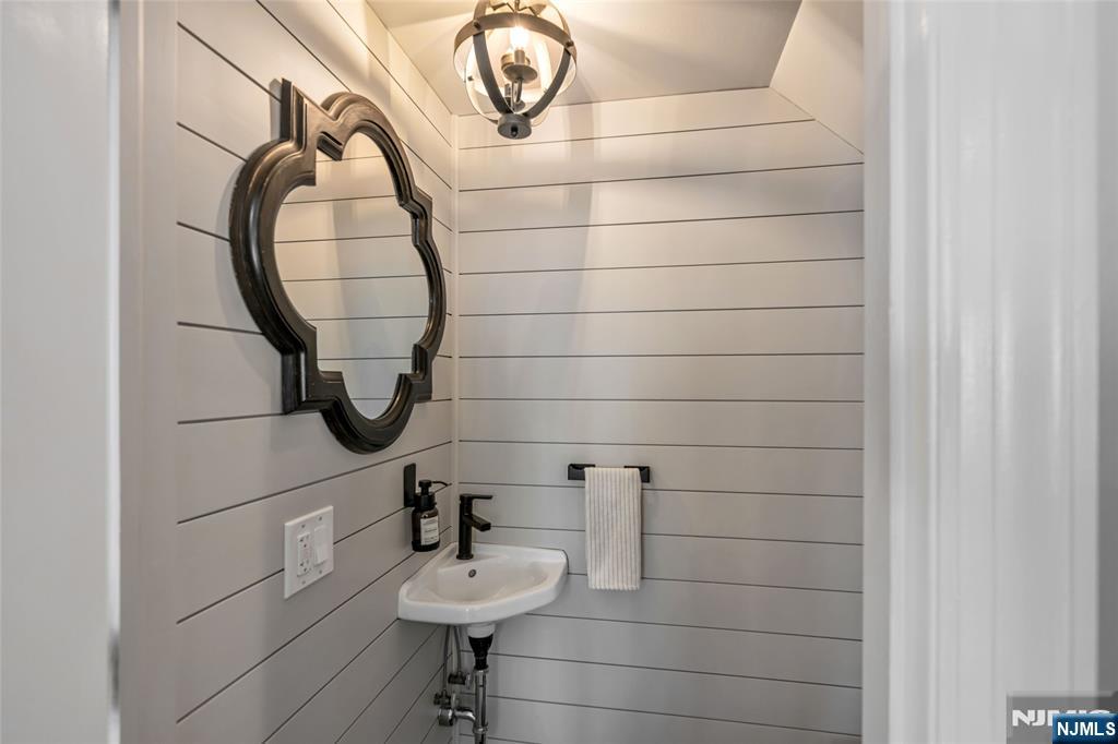 309 Maple Avenue Oradell, NJ 07649 - Photo 11 of 23