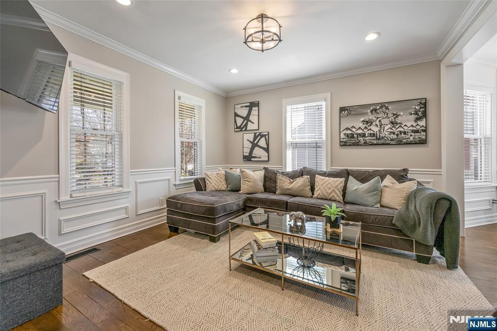 309 Maple Avenue Oradell, NJ 07649 - Photo 3 of 23