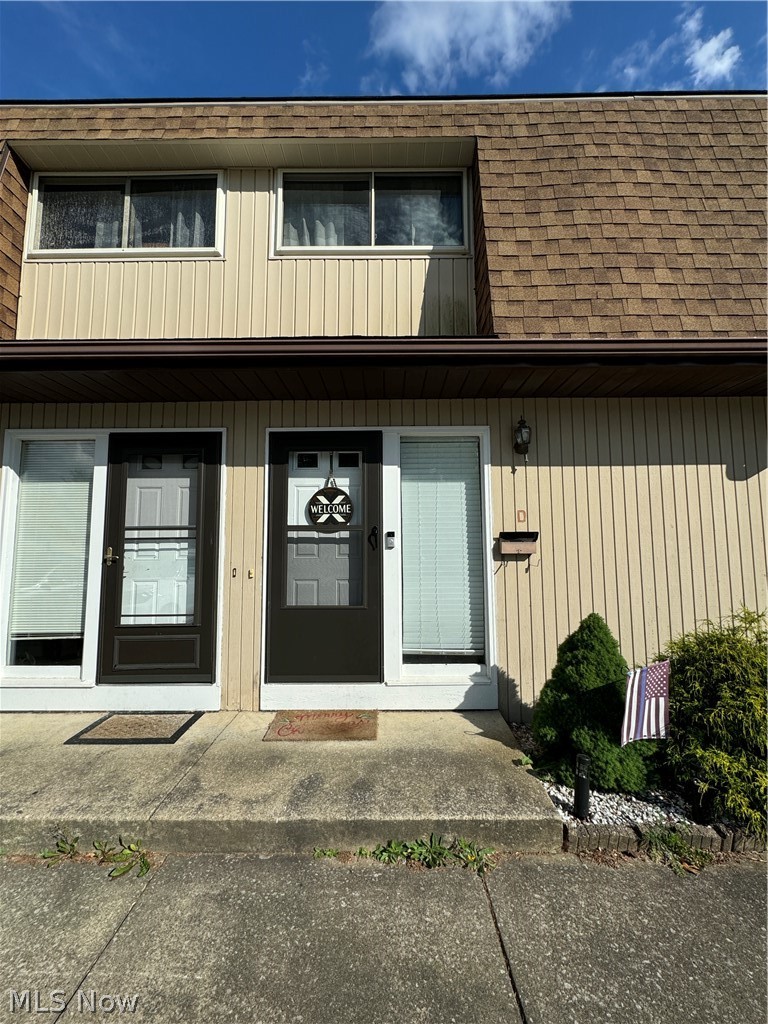 5219 D Cline Road Kent, OH 44240 - Photo 1 of 12 5219-D Front, unit for sale is the one on right with Welcome Sign on door.