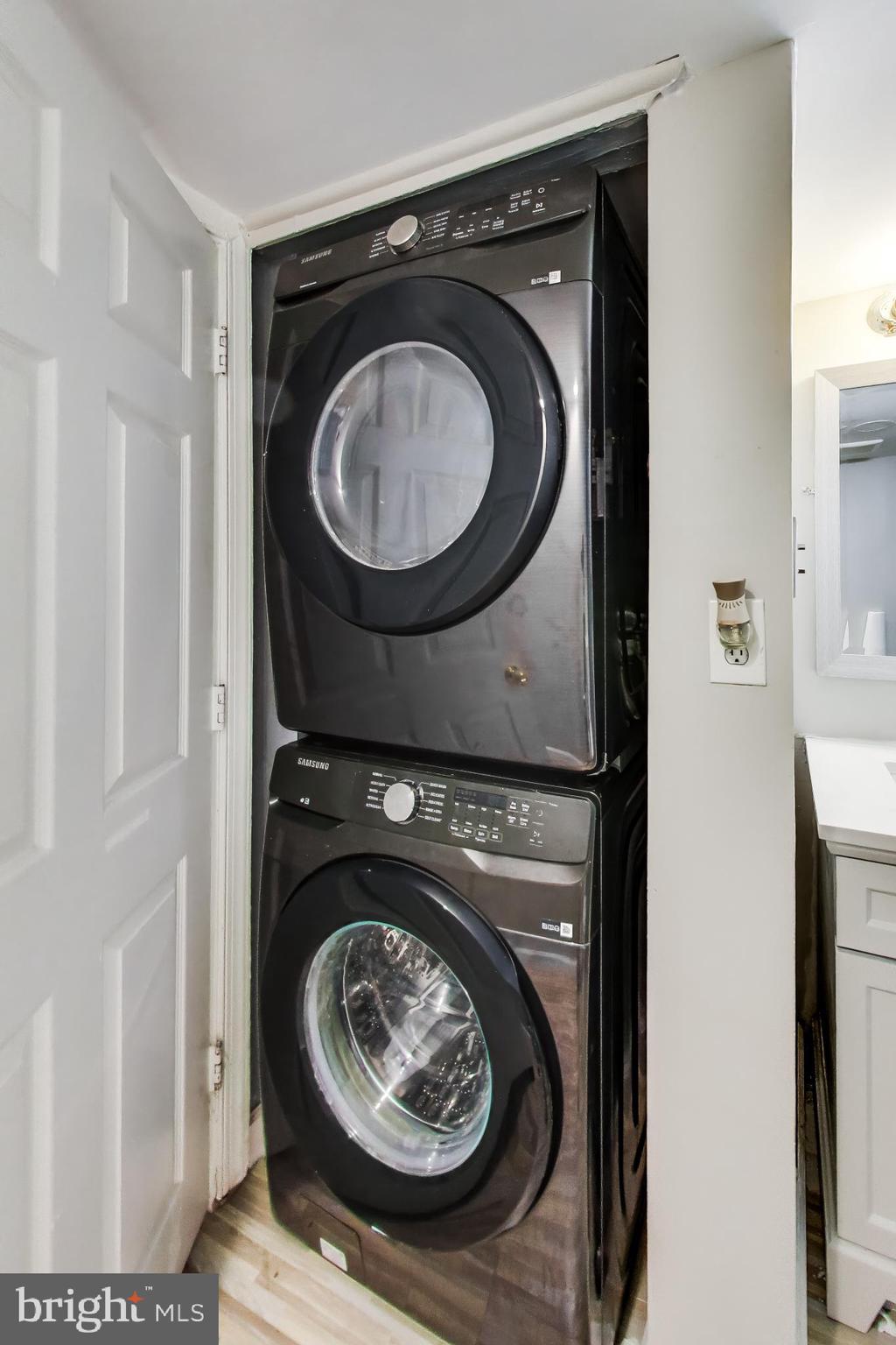 3206 Spartan Road, Unit 17 Olney, MD 20832 - Photo 20 of 28 a close up view of washer and dryer