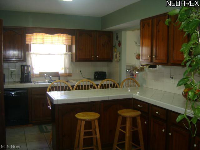 42931 Russia Road Elyria, OH 44035 - Photo 3 of 24 Gallery Image 3
