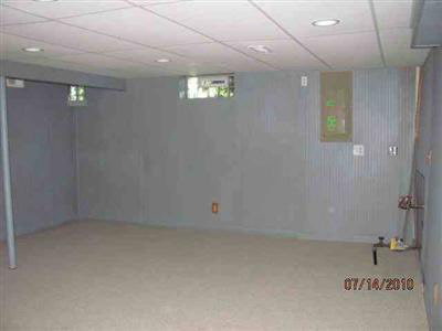 750 Berry Nook Lane Rochester, MI 48307 - Photo 5 of 14 20250507-4.JPG