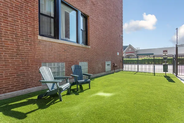$2,450 | 7421 North Clark Street, Unit 3, Chicago, IL 60626