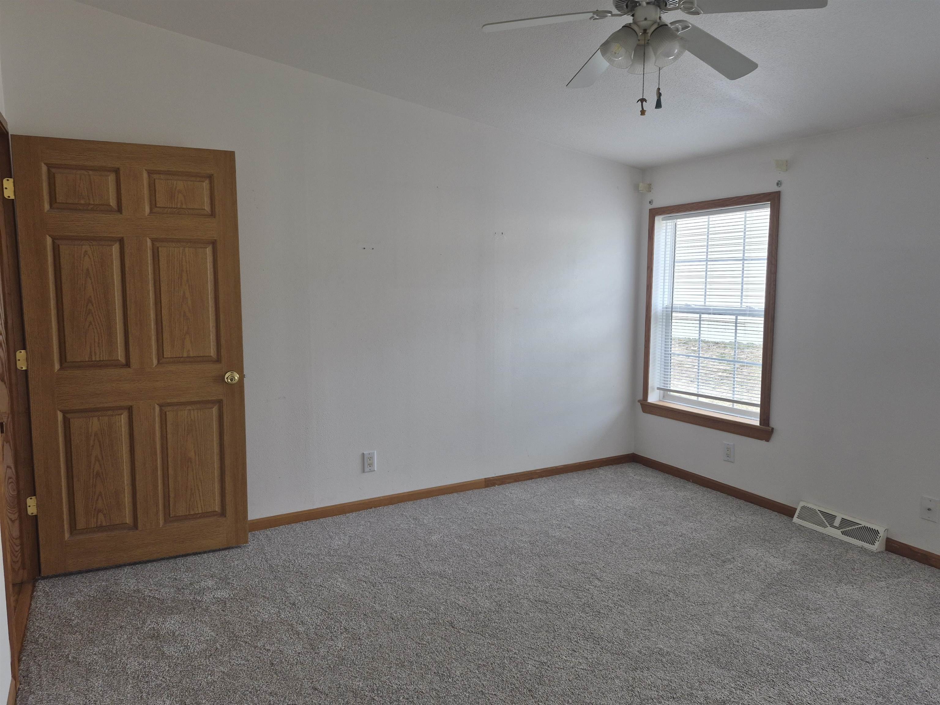 103 Heritage Way Manchester, NH 03104 - Photo 17 of 37