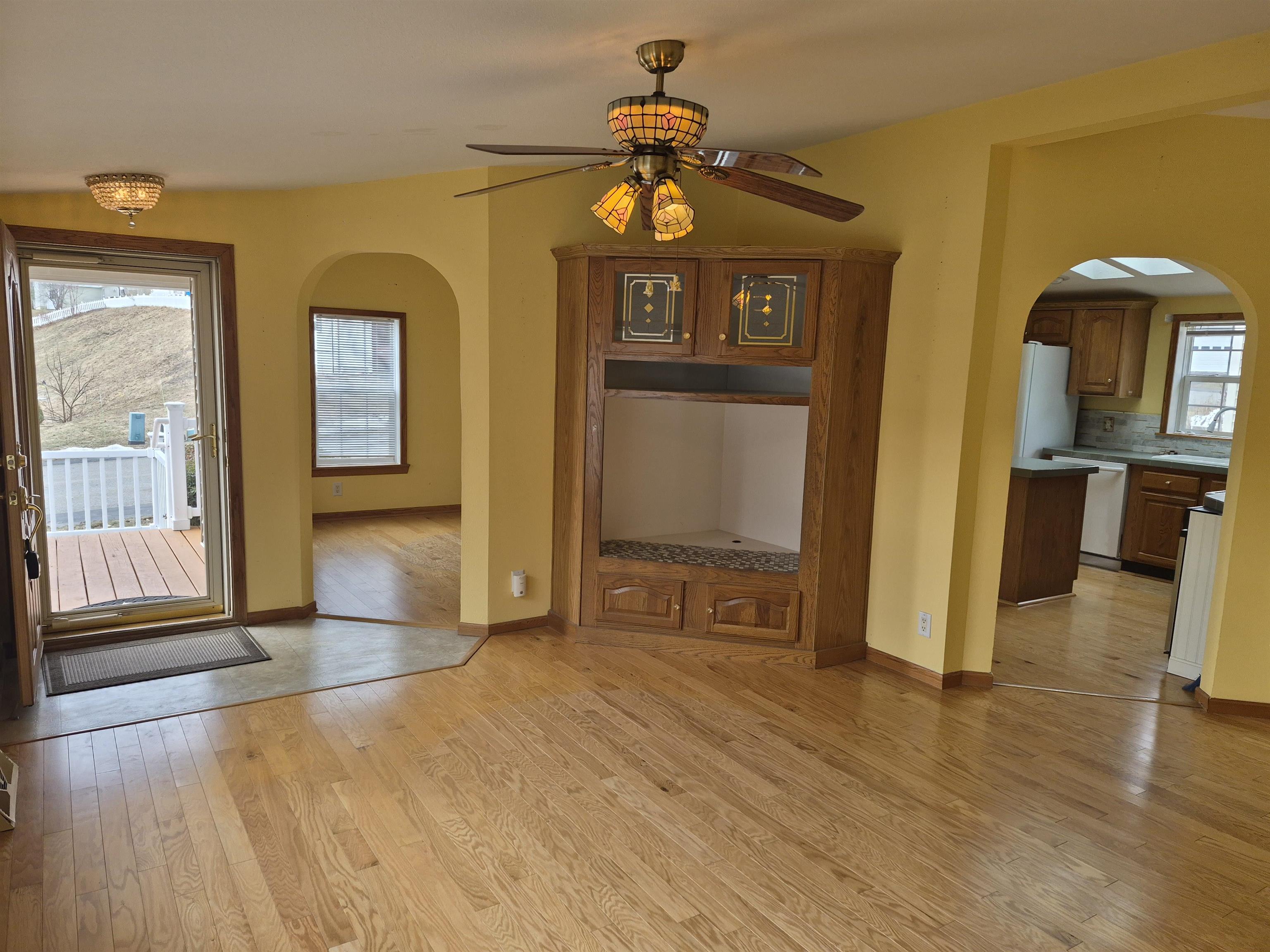 103 Heritage Way Manchester, NH 03104 - Photo 3 of 37