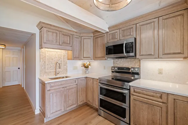 $1,095,000 | 38 Lake Shore Drive, Unit 12, Moultonborough, NH 03254