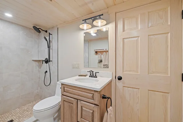 $1,095,000 | 38 Lake Shore Drive, Unit 12, Moultonborough, NH 03254