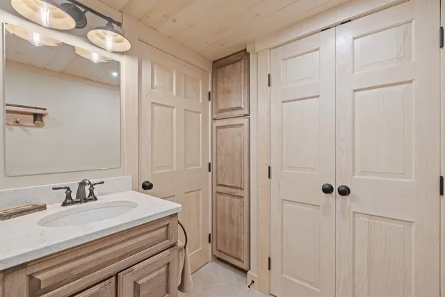 $1,095,000 | 38 Lake Shore Drive, Unit 12, Moultonborough, NH 03254