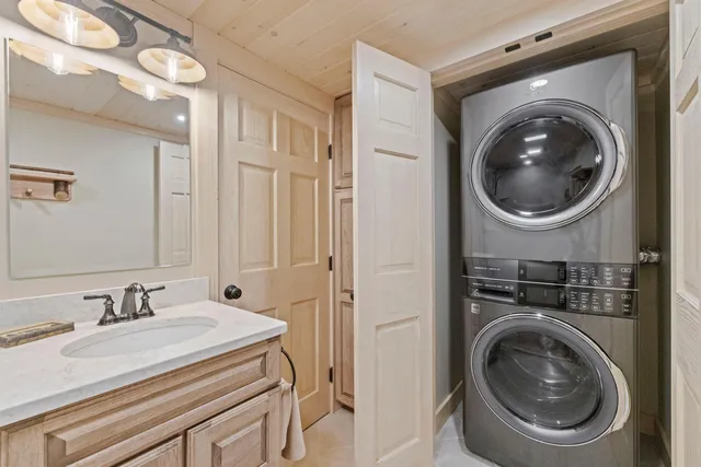 $1,095,000 | 38 Lake Shore Drive, Unit 12, Moultonborough, NH 03254