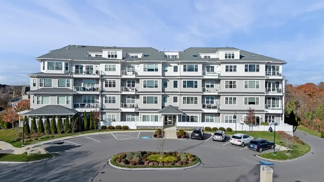 $1,125,000 | 71 Greenwood Avenue, Unit 207, Swampscott, MA 01907
