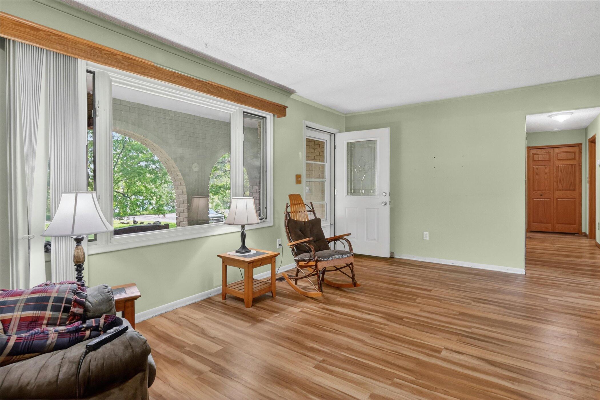 2717 Fishbeck Road Howell, MI 48843 - Photo 10 of 71 10-2717-Fishbeck-Rd-Howell-WindowStill
