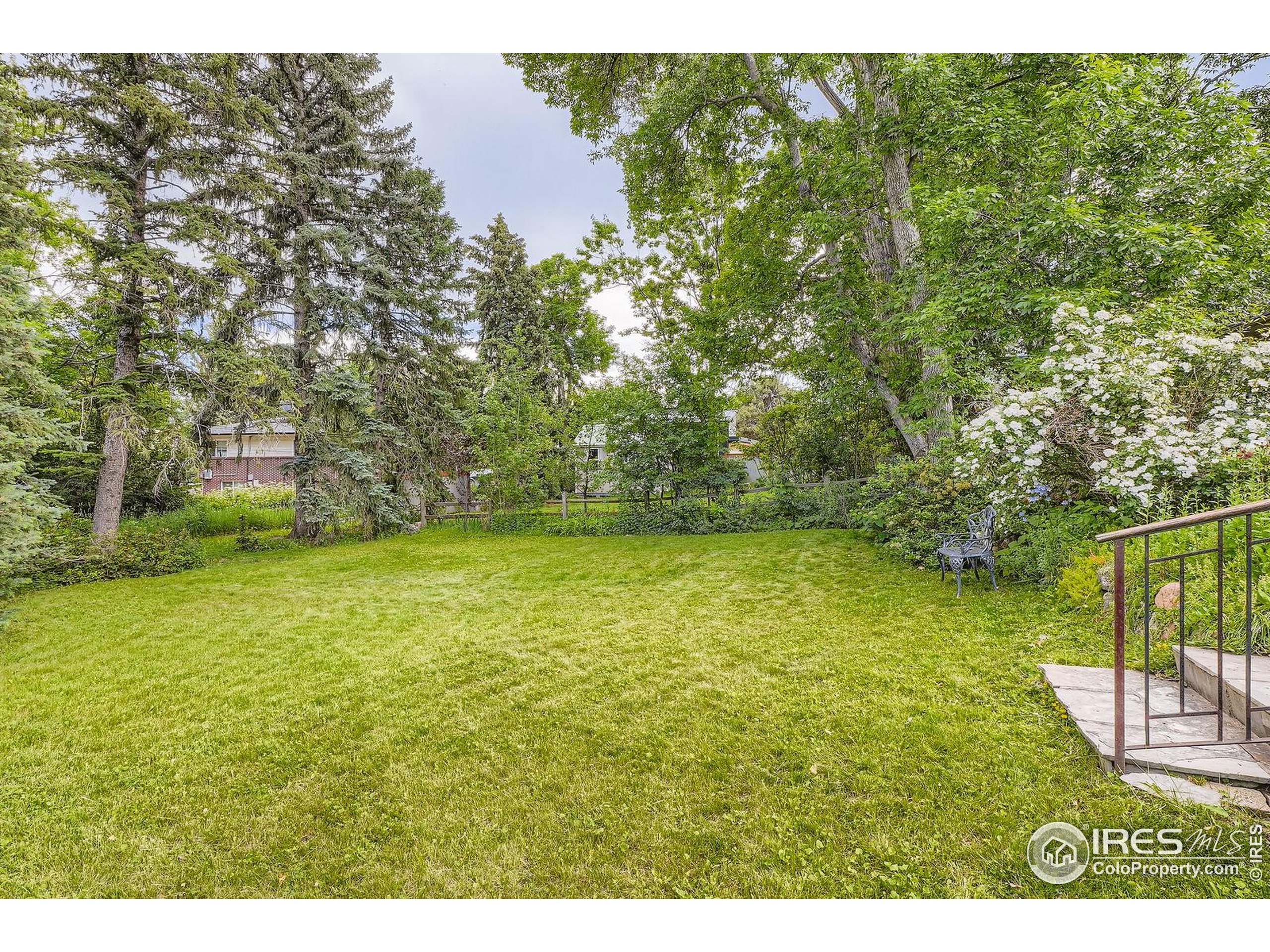 360 20th Street Boulder, CO 80302 - Photo 20 of 31 a view of outdoor space and yard