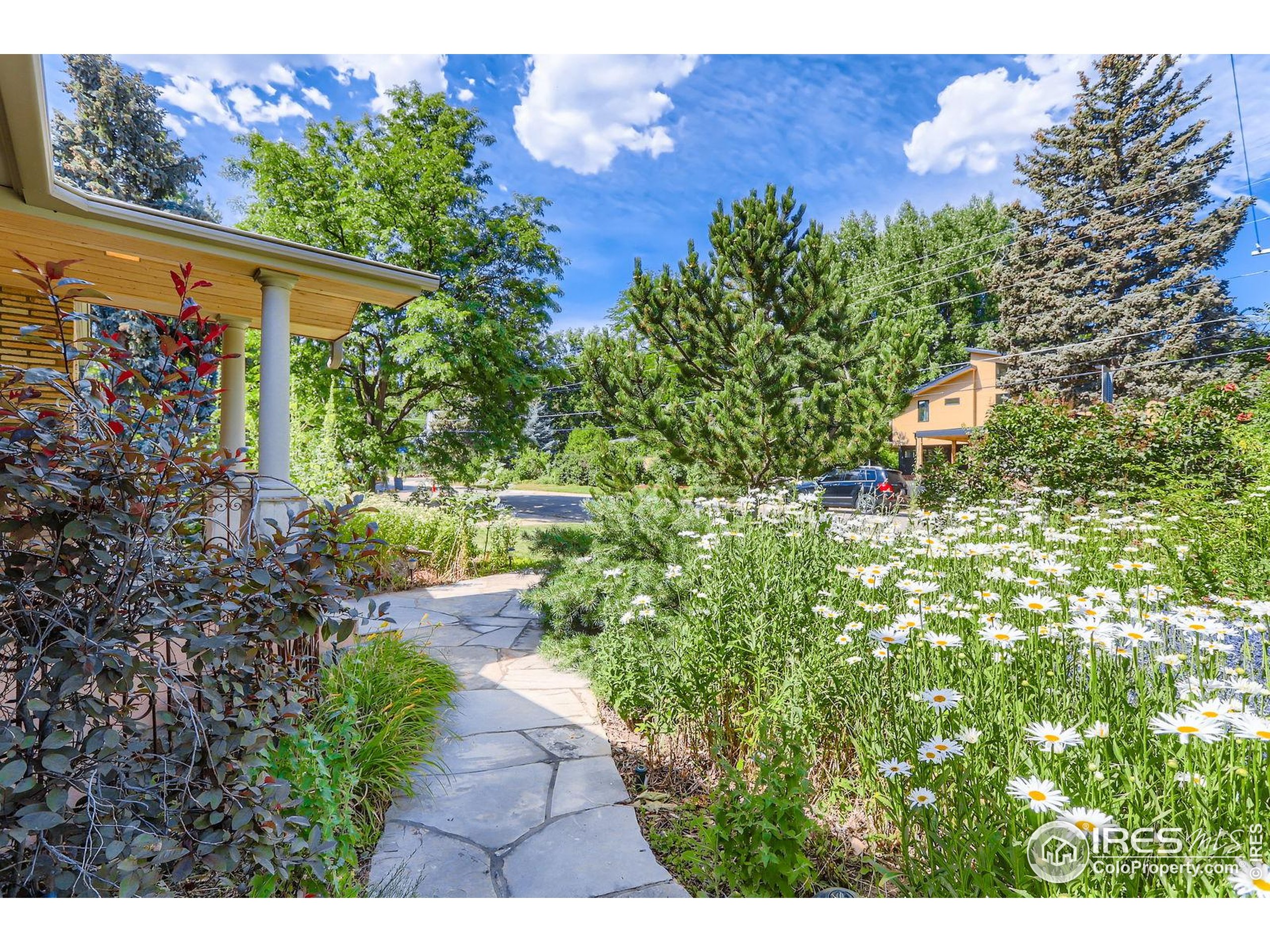 360 20th Street Boulder, CO 80302 - Photo 2 of 31 a view of a back yard