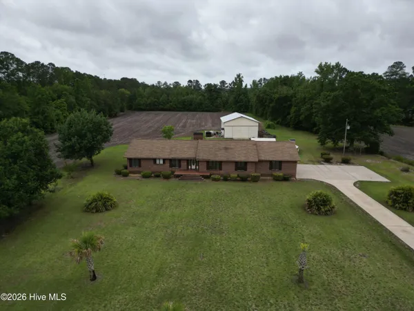 $565,000 | 12155 Highway 41, Bladenboro, NC 28320
