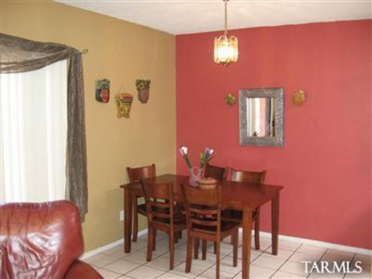 326 West King Road Tucson, AZ 85705 - Photo 2 of 7