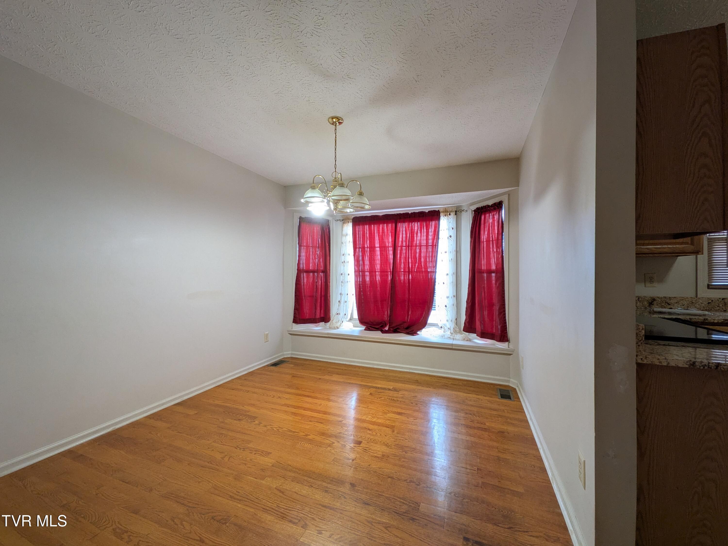113 Nave Hollow Road Elizabethton, TN 37643 - Photo 24 of 91 Dining Room(1)