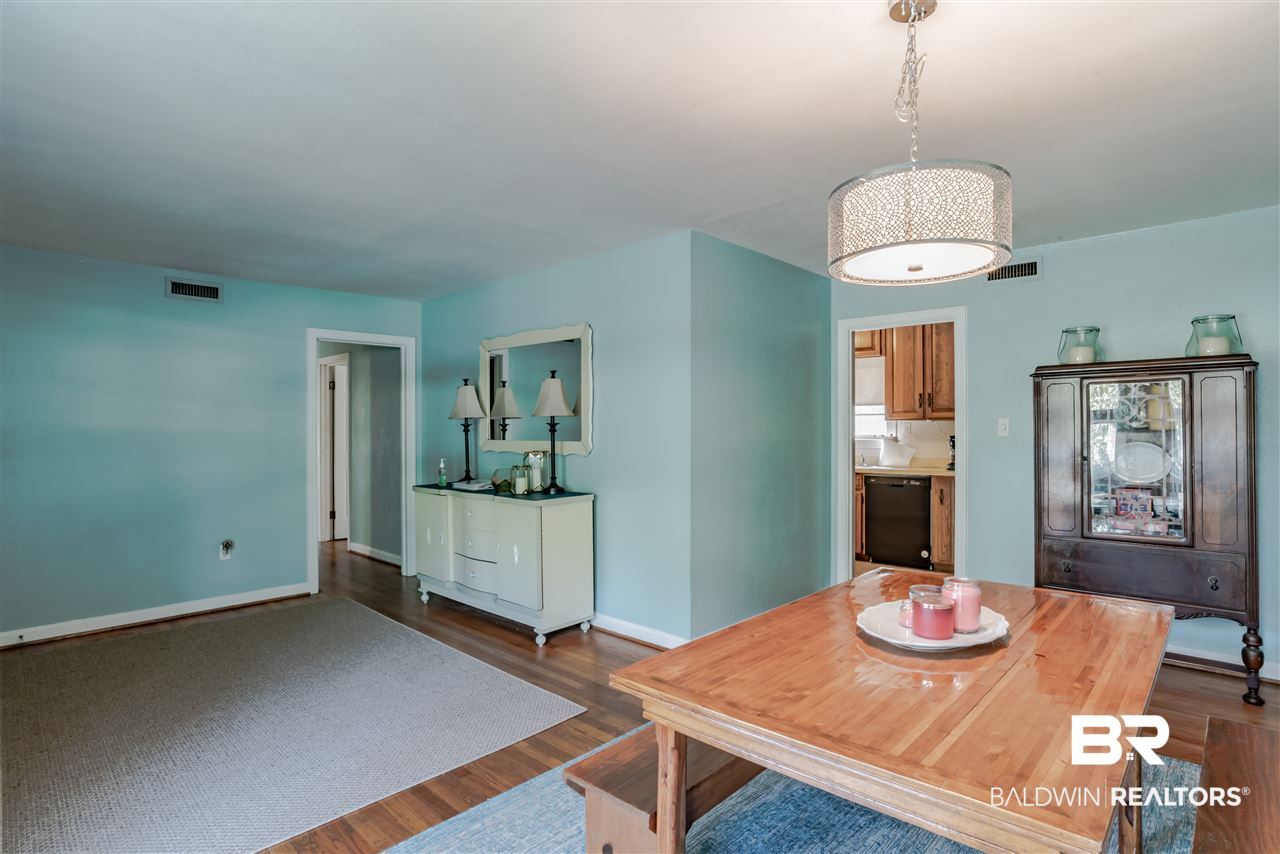 407 Thornton Place Mobile, AL 36609 - Photo 4 of 25