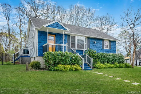 $499,000 | 30 Irving Avenue, East Patchogue, NY 11772