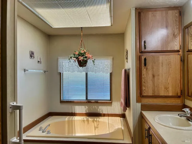 $118,000 | 24 Blanco Place, Ukiah, CA 95482