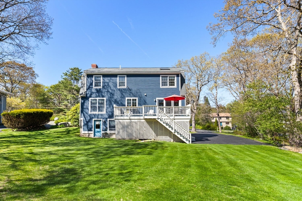 8 Oxford Road Gloucester, MA 01930 - Photo 33 of 35 a front view of a house with garden