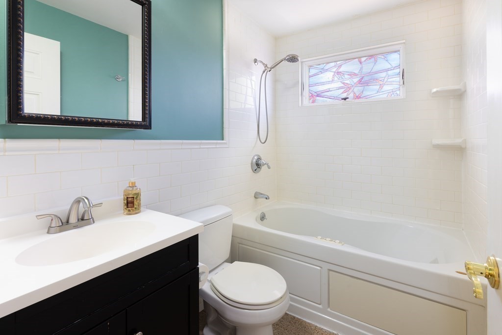 17 Townly Road, Unit 17 Watertown, MA 02472 - Photo 9 of 10 Gallery Image 9