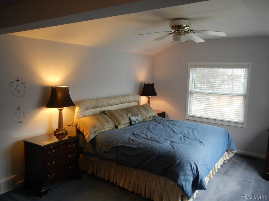 1383 Whittier Road Grosse Pointe, MI 48230 - Photo 12 of 18 DSCN0067.jpg